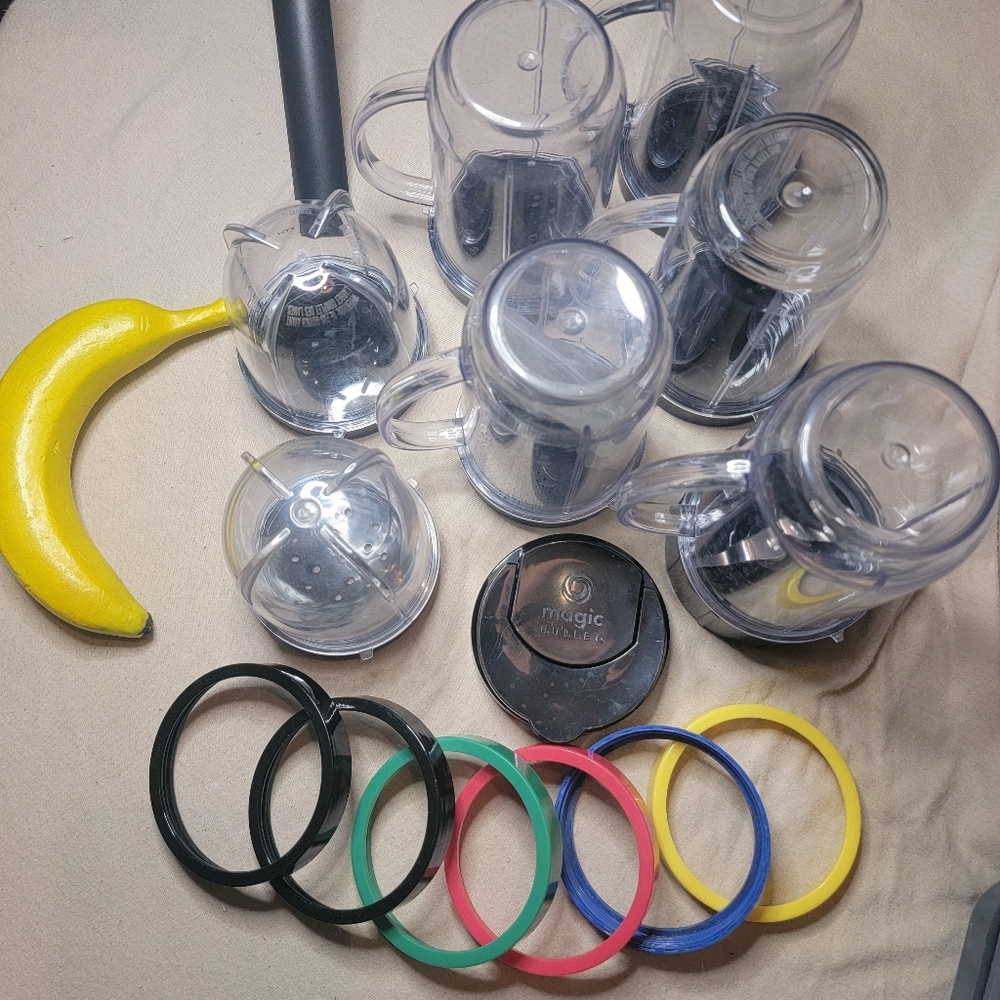 Magic Bullet Accessories Lot – 21 Pieces (Mugs, Lids, Shaker Rings, drains